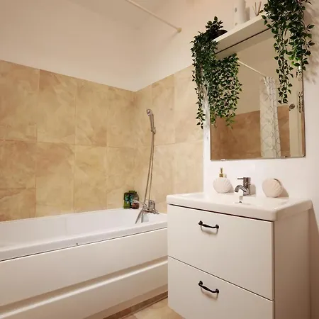 La Bloc - At The Block *